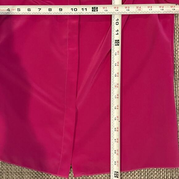 ST JOHN Satin Long Sleeve Button Front Long Sleeve Top Blouse Magenta Pink M - Picture 4 of 4